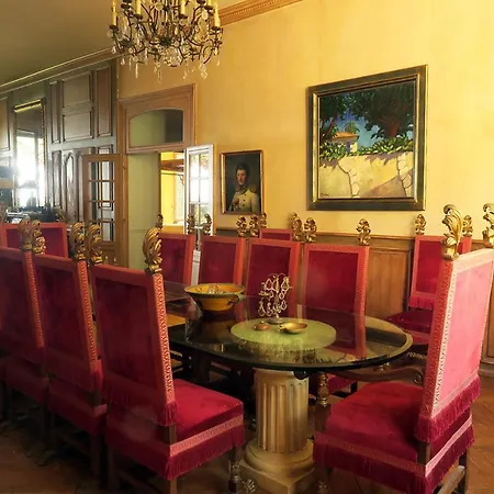 Luxury La Renarde Hotel