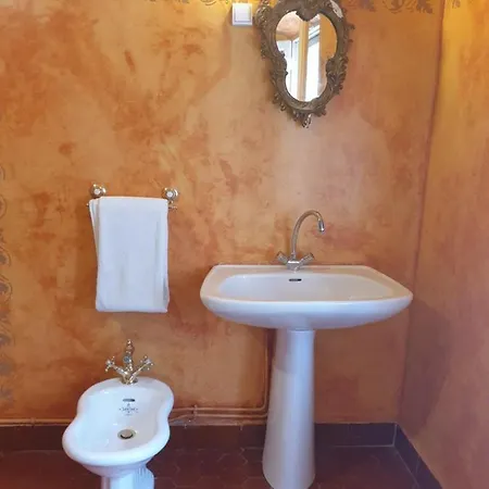 Luxury La Renarde Hotel *