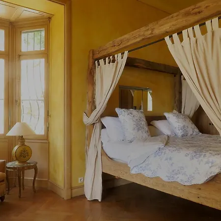 Luxury La Renarde Hotel